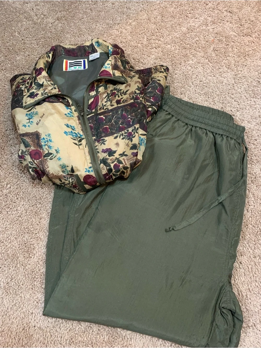 Vintage/Y2K Silk windbreaker set. Size L